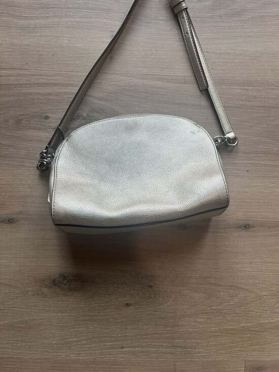 Kate Spade Larchmont Avenue Tori Crossbody Bag Silver Metallic Pebble Leather - Picture 3 of 7